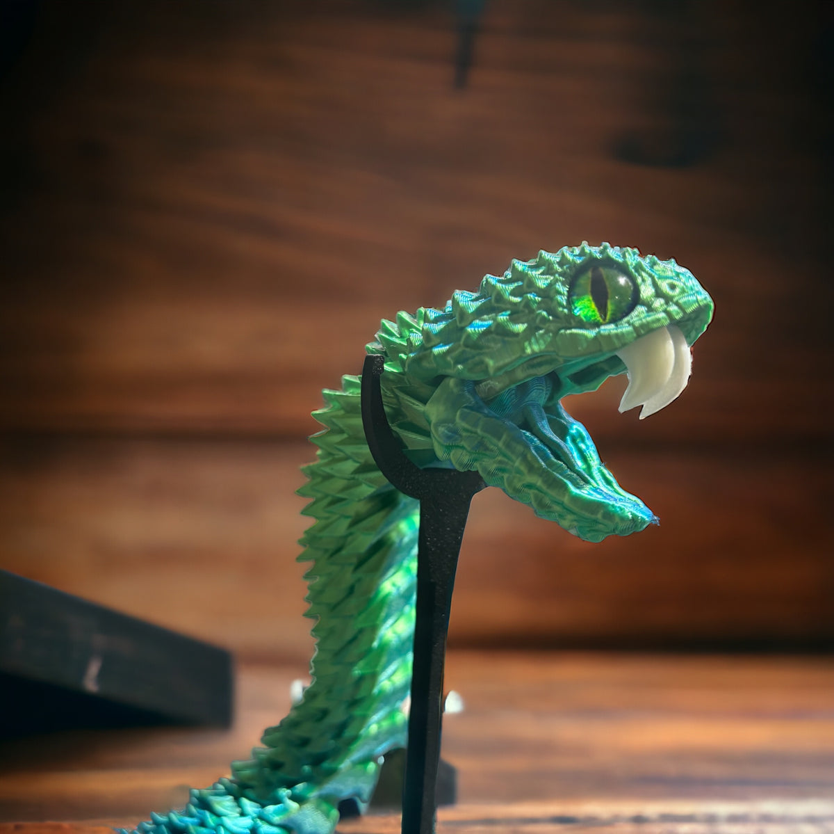 “Introducing the realistic Bush Viper with display stand: Raki Taki ex ...